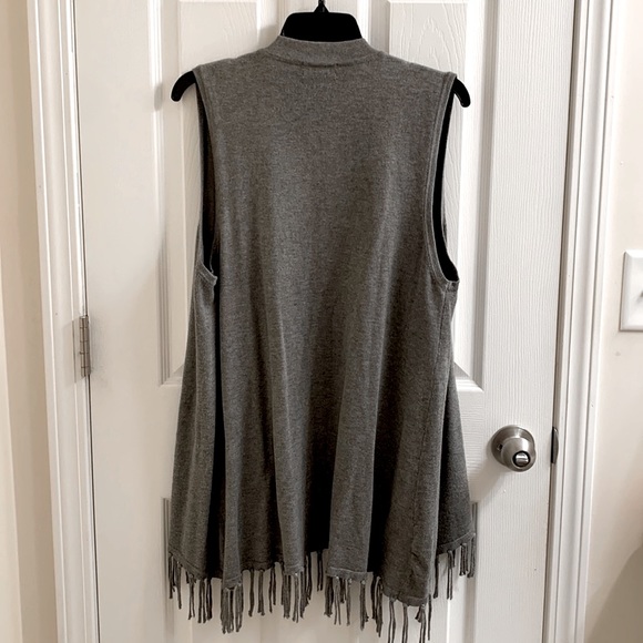 Joseph 🖤 Grey Vest - Picture 3 of 8